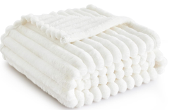 Bedsure Soft Fleece Throw Blanket – Cosy Fluffy Sofa & Bed Throw, Off White 130x170 cm