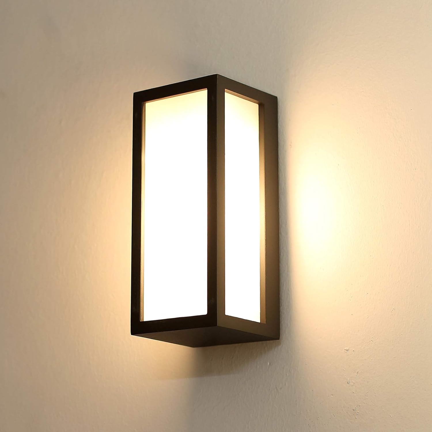 Modern Waterproof Outdoor Wall Light – E27, IP54 Rated