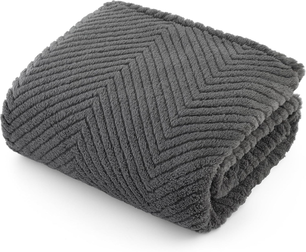 Bedsure Washable Dog Blanket 100x80cm – Soft Fleece Pet Throw for Dogs & Cats