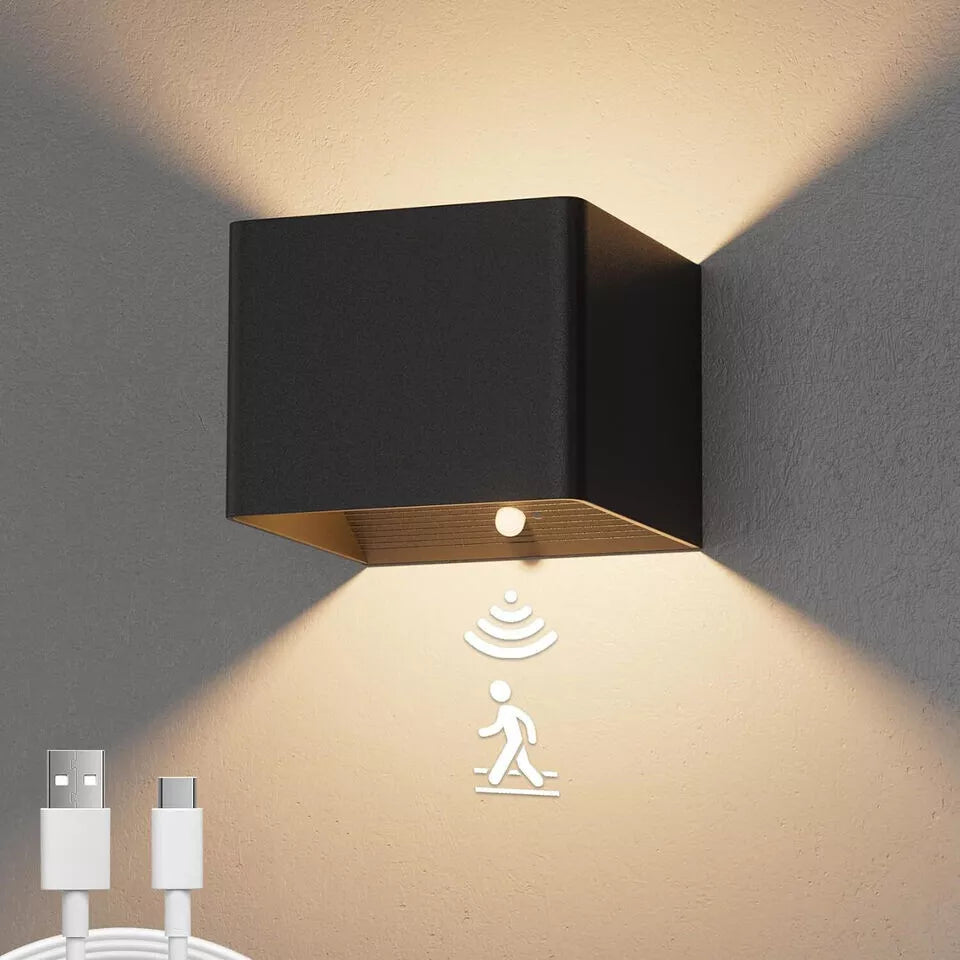 Modern Indoor LED Wall Lamp – Warm White Light, Wall Mounted, IP44 Rated