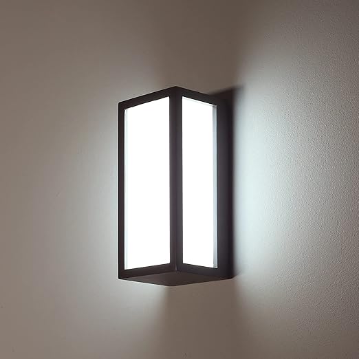 Modern Waterproof Outdoor Wall Light – E27, IP54 Rated