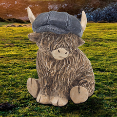 Lesser & Pavey Highland Cow Figurine – Happy Highland Flat Cap Statue for Home Décor & Gifts