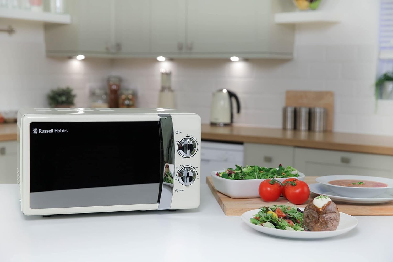 17L 700W Cream Solo Microwave with 5 Power Levels, Timer & Defrost
