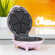 Heart Shaped Waffle Maker – 1000W, Non-Stick Plates, Easy Clean, Thermostatic Design, 25x22cm, Pink