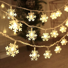 Snowflake Fairy Lights, 6M with 40 LEDs, Battery Powered, Winter Decoration for Christmas, Wedding, Birthday, Valentine's Day, and Holiday Parties (Warm White)