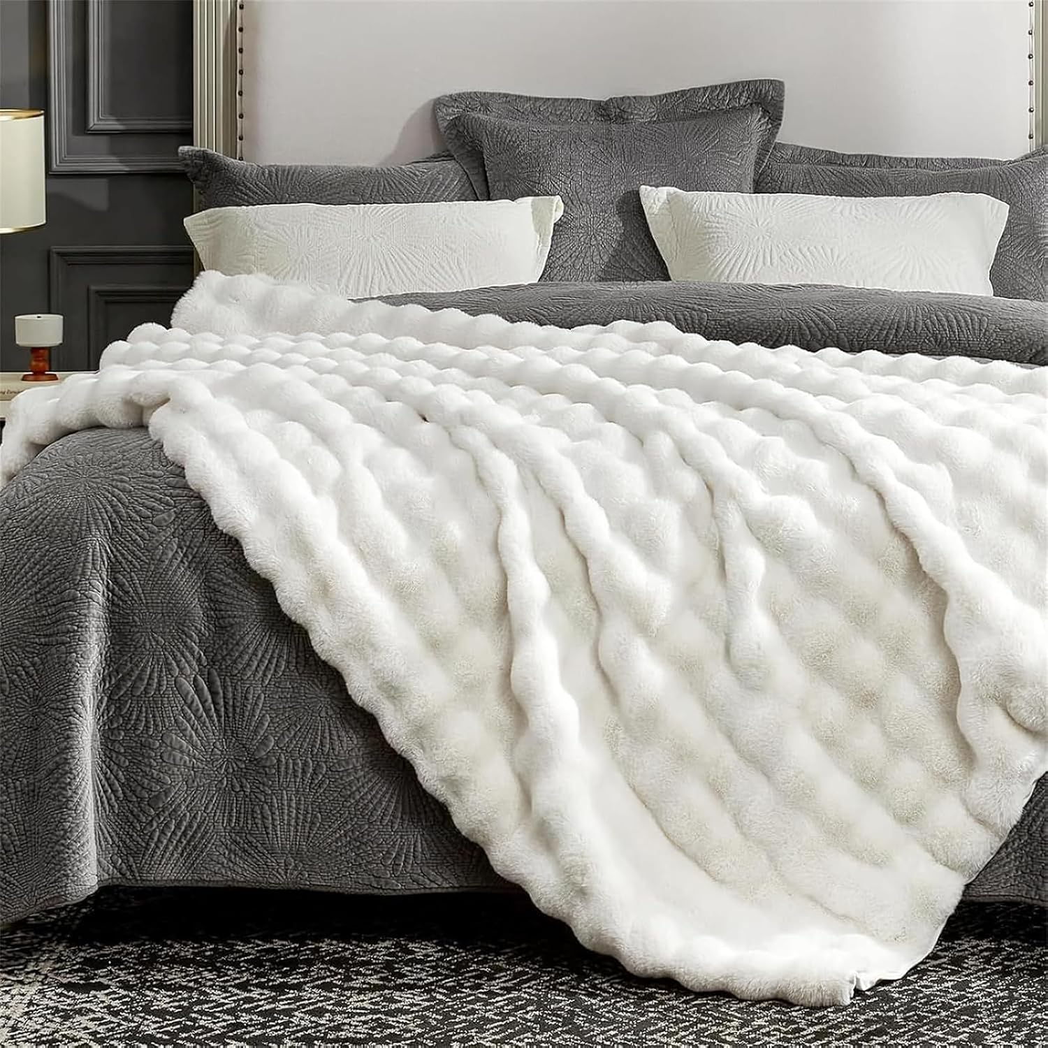 LINGKY Faux Rabbit Fur Throw Blanket – Reversible Fluffy Cozy Sofa & Bed Blanket, 100x160cm Cream White