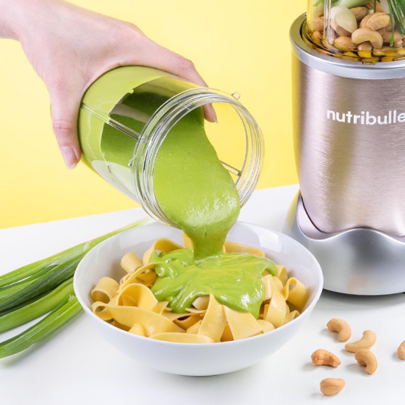 Blender 900 Series 4 Piece Set – 900W High Torque Personal Blender & Smoothie Maker – 24,000 RPM Extractor Crushes Ice, Frozen Fruit & Nuts – 700ml Cup & Flip-Top To-Go Lid – Champagne