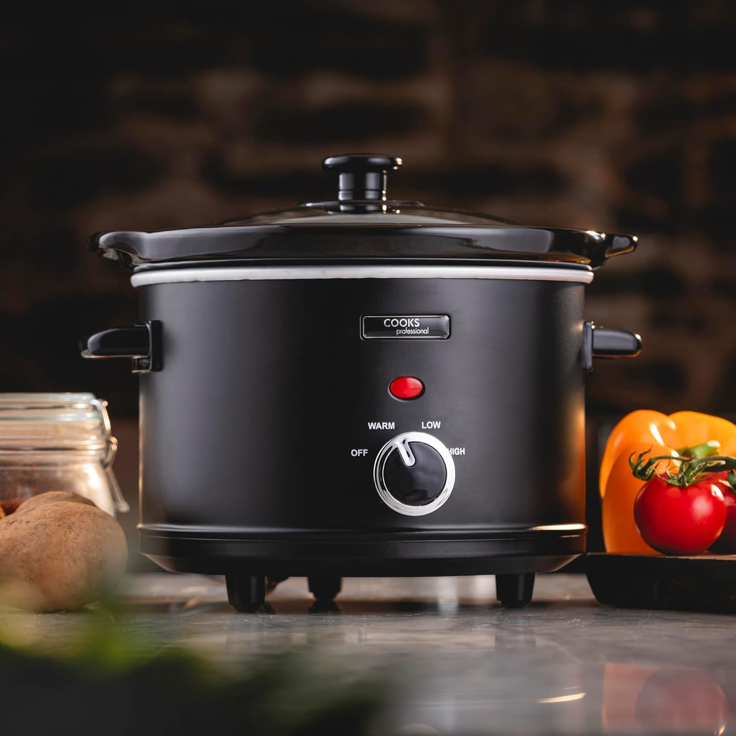 Cooks Professional 2.5L Slow Cooker with Glass Lid – Cool Touch Handles, 2 Heat Settings & Keep Warm – Black