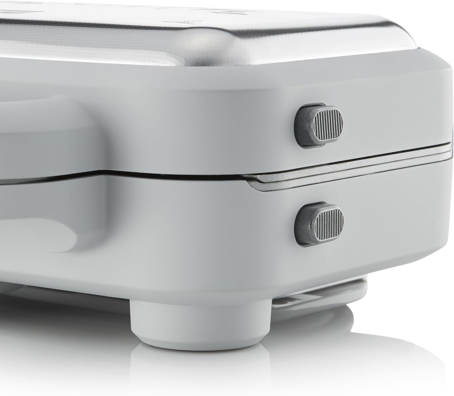 DuraCeramic Deep-Fill Waffle Maker – Non-Stick Easy Clean Waffle Iron with Removable Plates – White & Stainless Steel