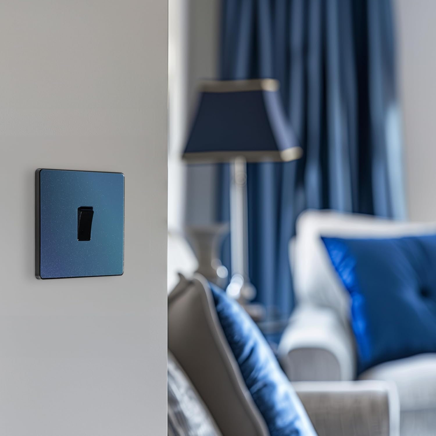 Single 2 Way Screwless Light Switch Matt Blue 20A
