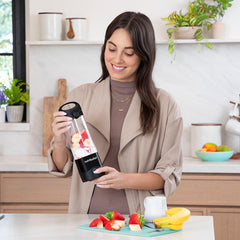 Portable Blender in Black – 475ml Cup with Powerful Extractor Blade, To-Go Lid, USB-C Charging – 15+ Blends per Charge