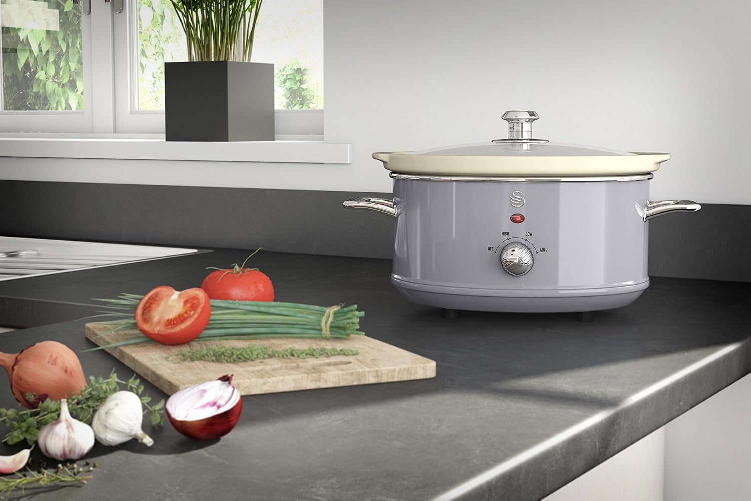 Swan Retro Grey 3.5L Slow Cooker with 3 Heat Settings & Keep Warm – 200W