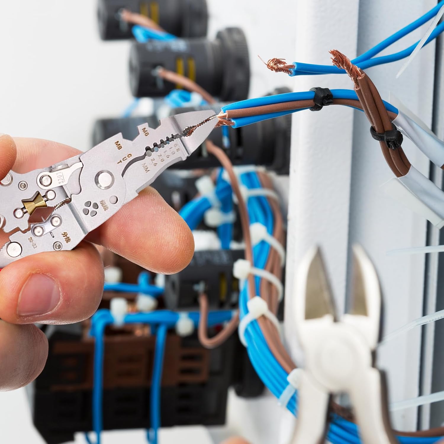 9 in 1 Multifunctional Wire Stripper Tool - Professional Electrician Pliers Set for Electrical Installation | Cable Stripping, Cutting, Crimping | Compatible with AWG 10-24 Wires