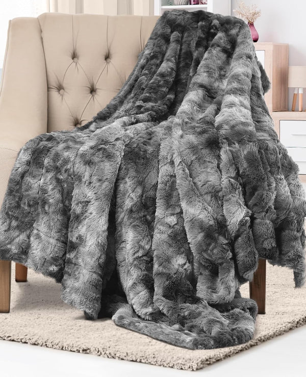 Everlasting Comfort Faux Fur Throw Blanket, Soft Fluffy Plush Thick Cozy Throw