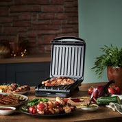 Small Electric Fit Grill 760W – Non-Stick Griddle, Panini & Toastie Maker – Drip Tray, Easy Clean, Energy Saving – Black
