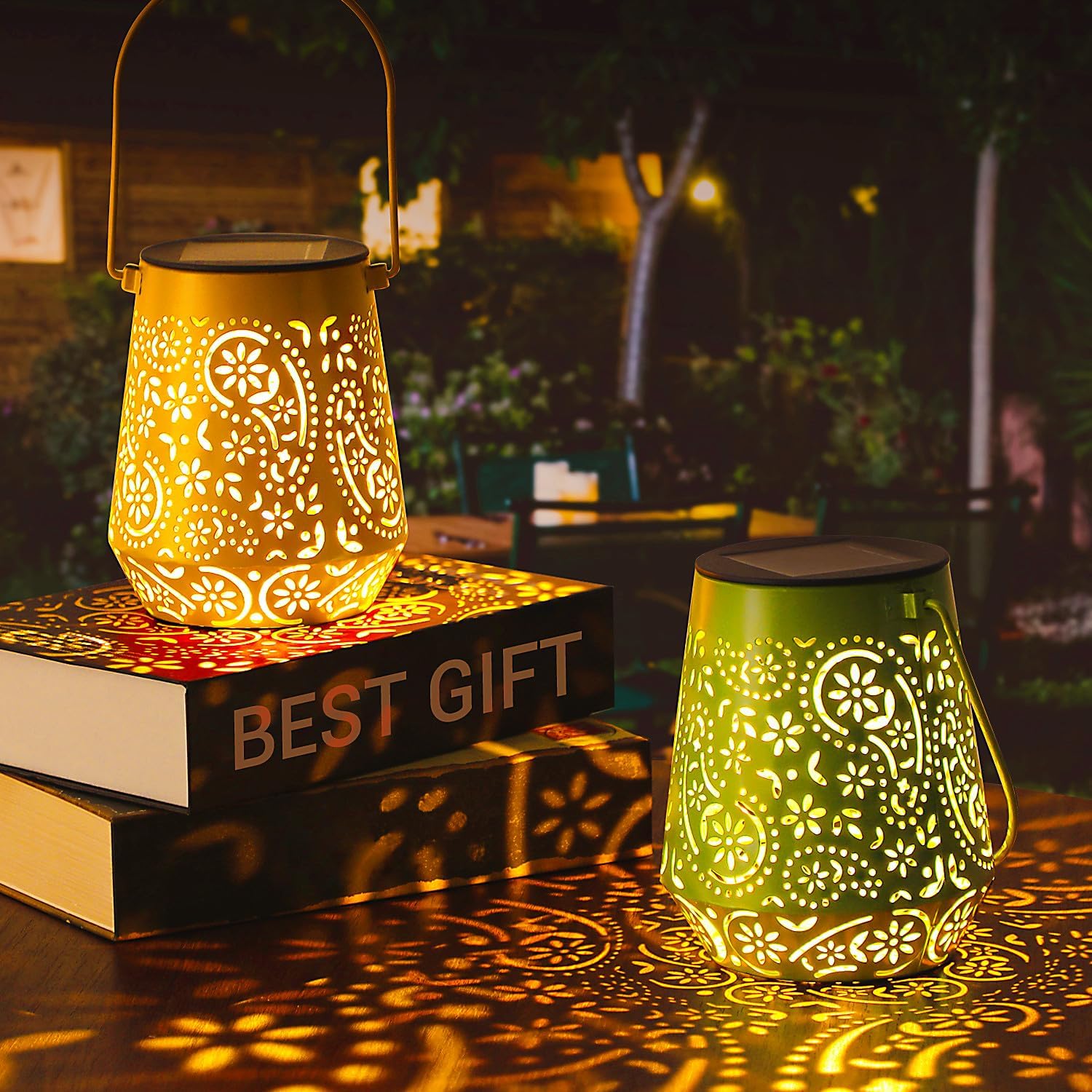 Garden Lights Outdoor Solar Lantern, 4 Pack, Colorful Hanging Metal Lamp, IP44 Waterproof, Moroccan Decoration Ornaments for Patio, Fence, Tree, Room, Outside, Multicolors