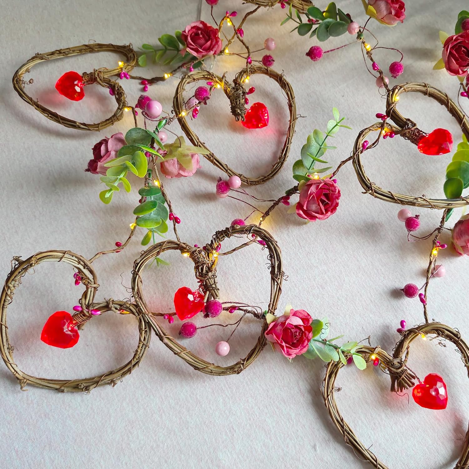 Valentine’s Day Rattan Heart Garland String Lights, 6.5FT 25 LED Battery Operated Indoor Decorative Lights for Home and Wedding