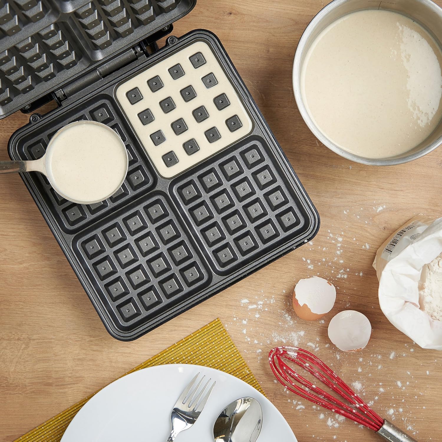 Large 4-Slice Waffle Maker – 1100W Belgian & American Waffles, Non-Stick Plates, Cool Touch Handle, Silver, Easy Clean