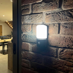 Battery PIR Motion Sensor Wall Light Outdoor IP44