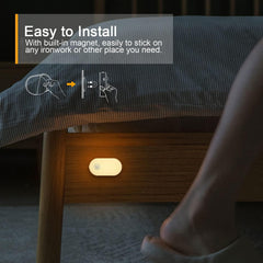 Light fixture with magnet on a wooden surface, text indicating ease of installation.