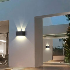 Natural white light wall fixture

