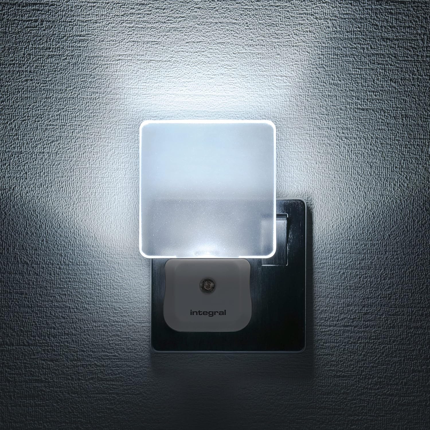 Plug-in LED night light

