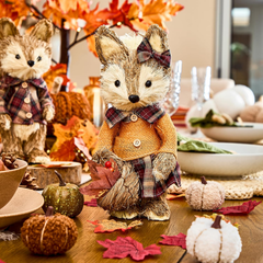 Benross Handcrafted Mrs. Fox Straw Figurine – Rustic Autumn Woodland Decoration in Tartan Outfit